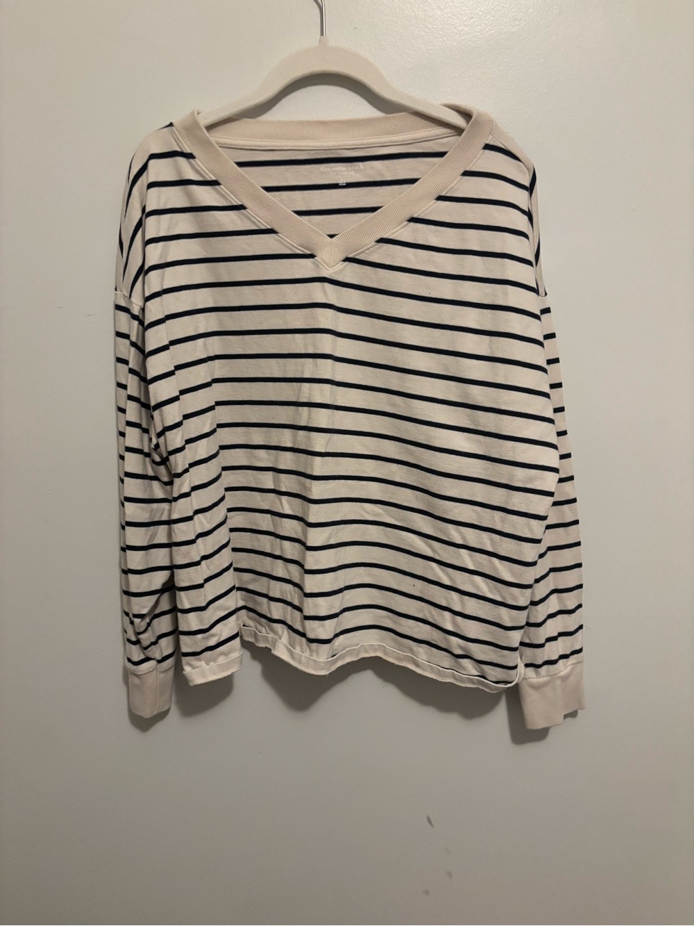 Heavy Abercrombie & Fitch Striped V-Neck Long Sleeve T-Shirt